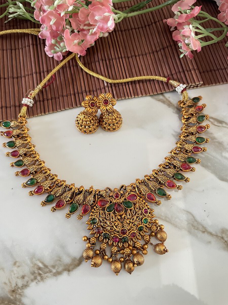 Ginni necklace design deals