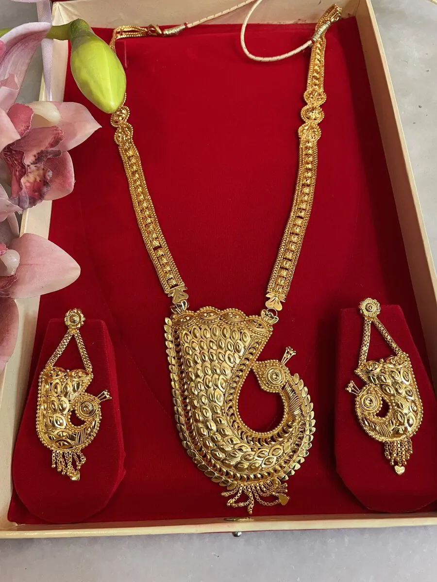 Mayur Rani Haar 1.5 Gram Gold polish.