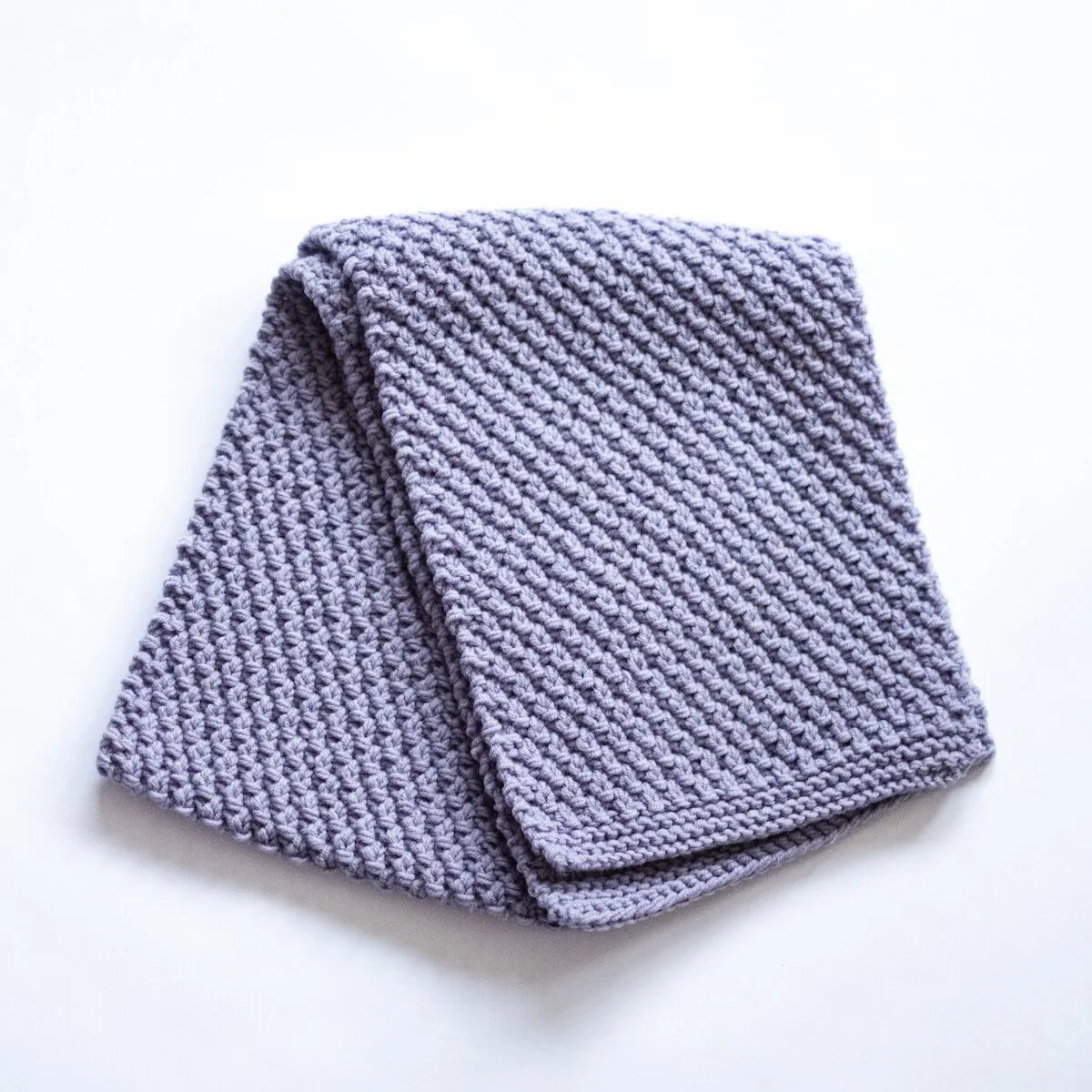 Вълнен класически шал в бледо сиво - лилаво