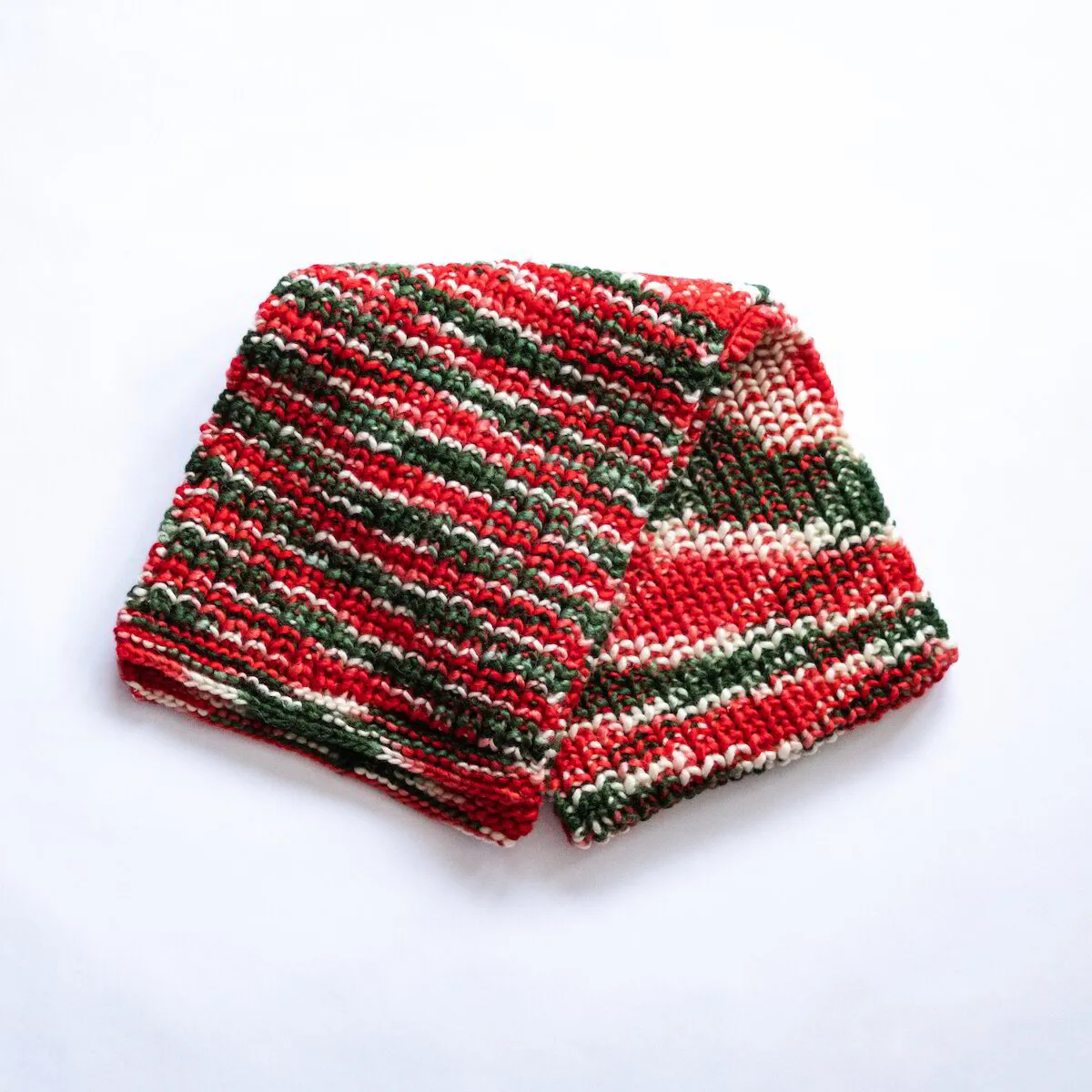 Вълнен класически шал в бяло/зелено/червено