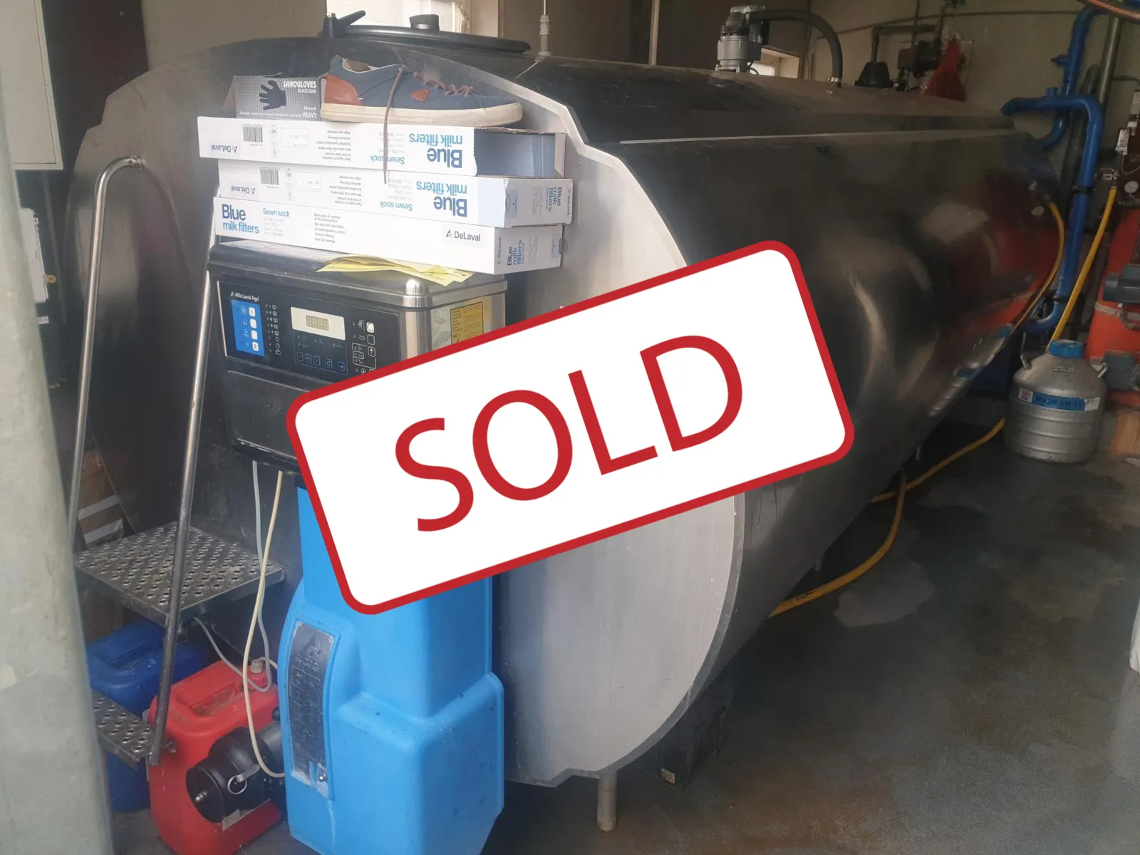 "Sold" DeLaval HCA 8000 liter milk cooling tank