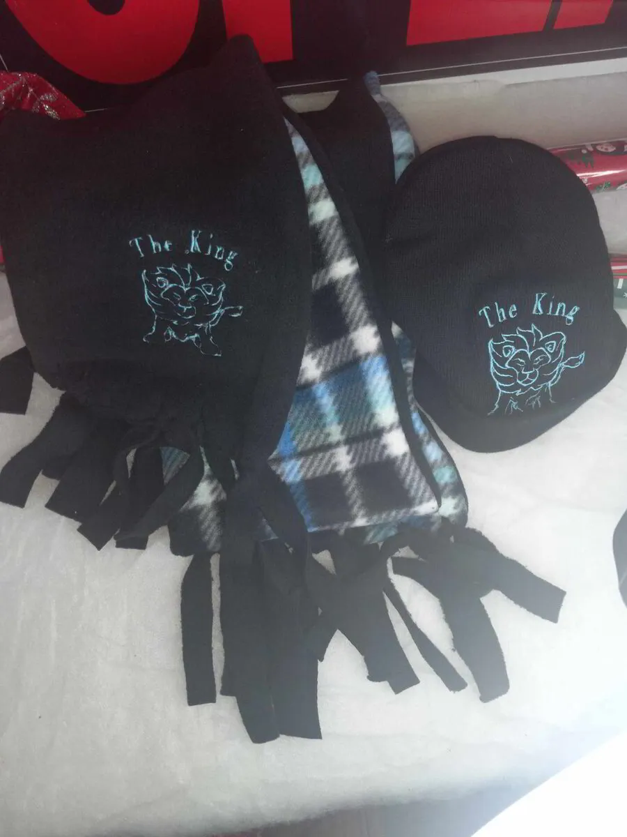 The King Black and Blue Plaid Scarf Set
