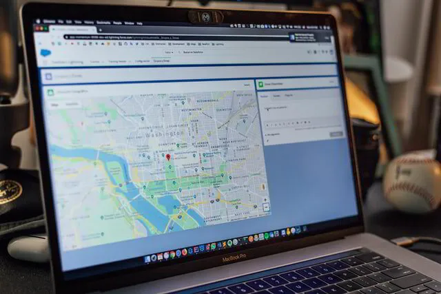 Laptop showing Phyxter position on a map