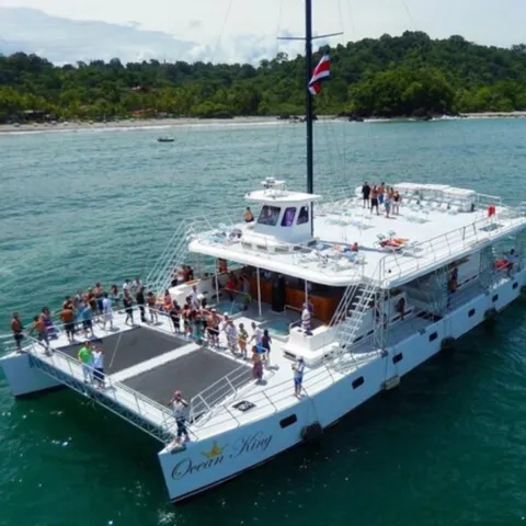Catamaran Manuel Antonio