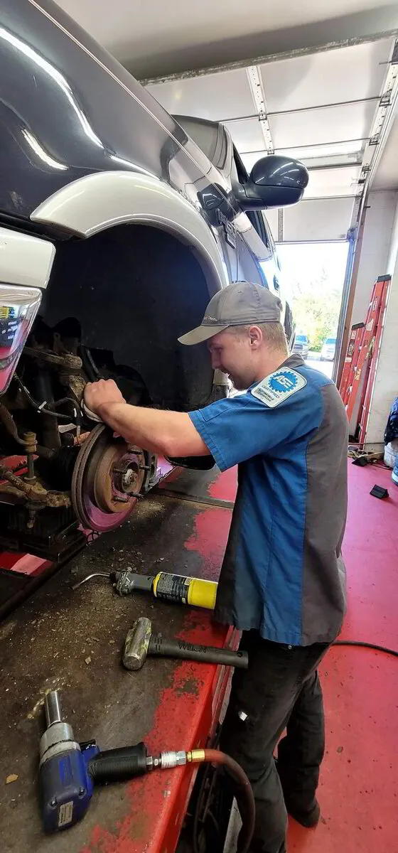 Roadrunner Express Tire Change