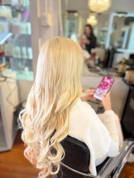 ¿Después de cuánto tiempo de una decoloración rubia, balayage,babylights, decapague, visos, mechas, etc. tengo que regresar al salón de belleza?