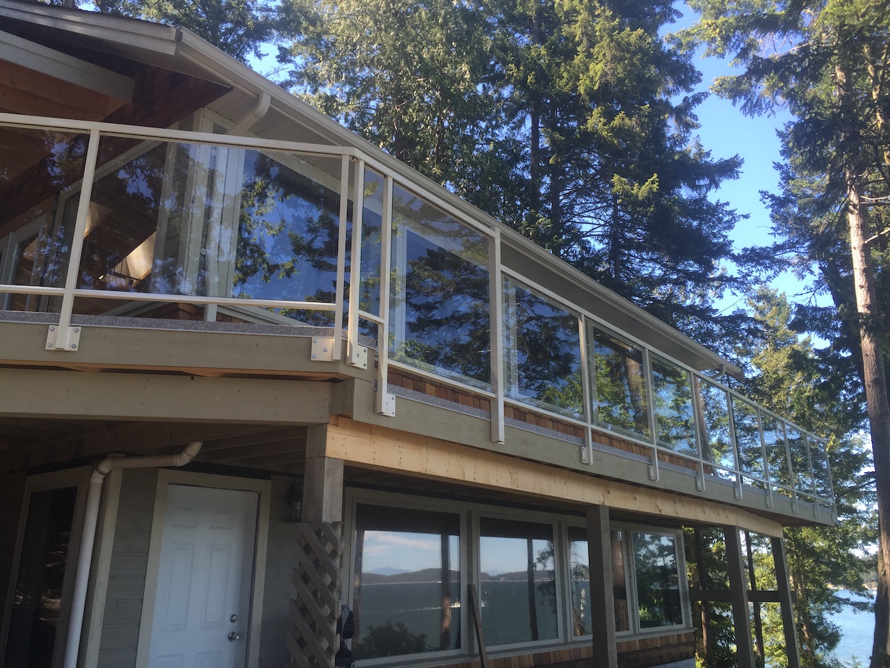 Victoria Railings | Glass and Aluminium Railings | Victoria BC