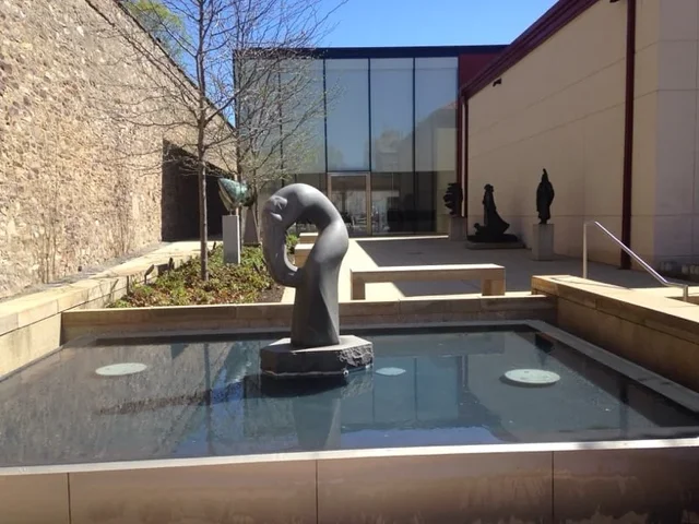 Michener Fountain Perle Noire Commercial Pool