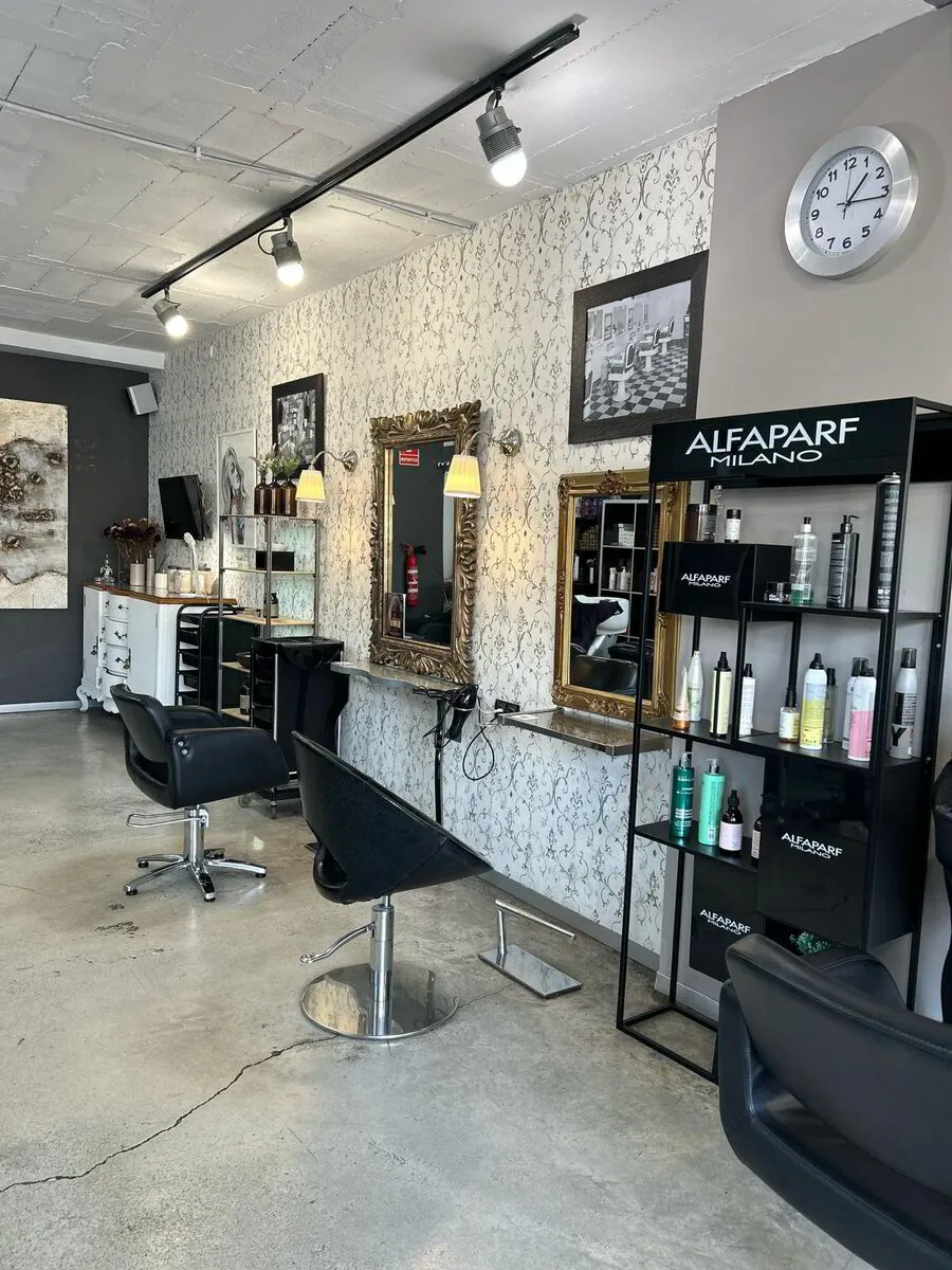 GUARNER PELUQUEROS, PELUQUERÍA ESPECIALISTA EN MECHAS EN PLAYA SAN JUAN, ALICANTE