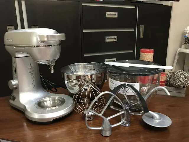 Breville the Bakery Boss Mixer - Silver