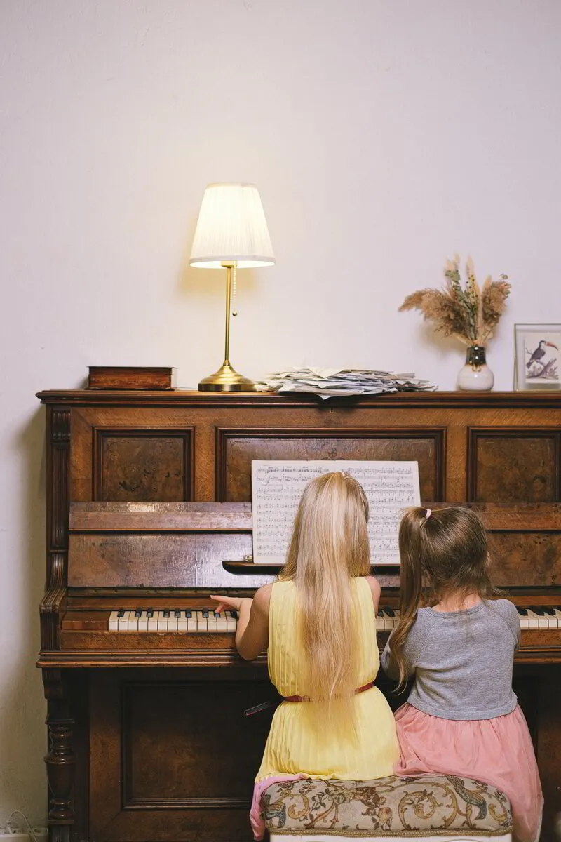 Tiny Pianists (4-6 years)