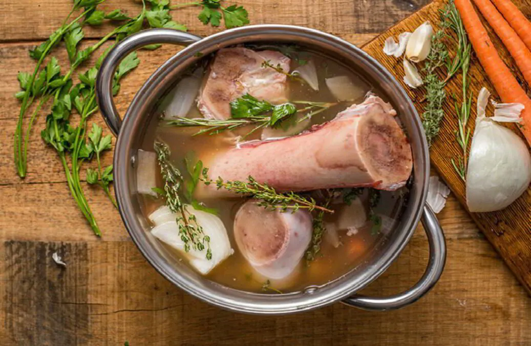 Grass Fed Beef Bone Broth with Herbs & Garlic (available in Winnipeg only)