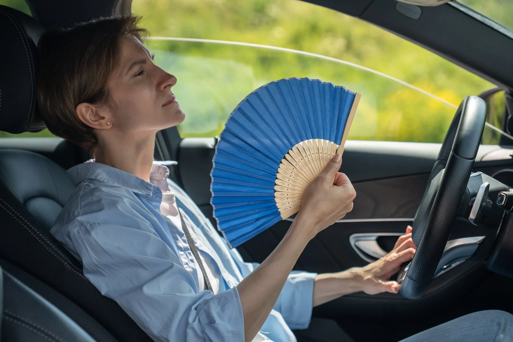 Los daños que el exceso de limpieza puede provocar en el interior de tu  coche