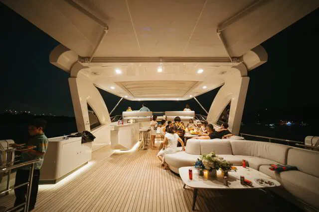 SAILUXO Yacht Charter and Rental in Singapore