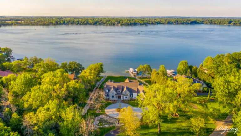 From Blueprint to Shoreline: The Regency Approach to Custom Lake Homes