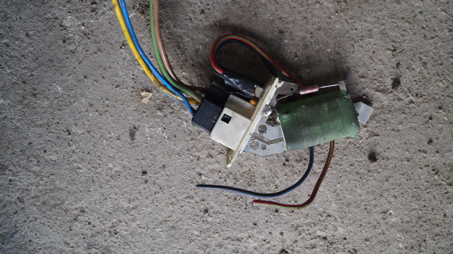 Резистор за вентилатор Опел Вектра 2.0 ecotec-136к.с.