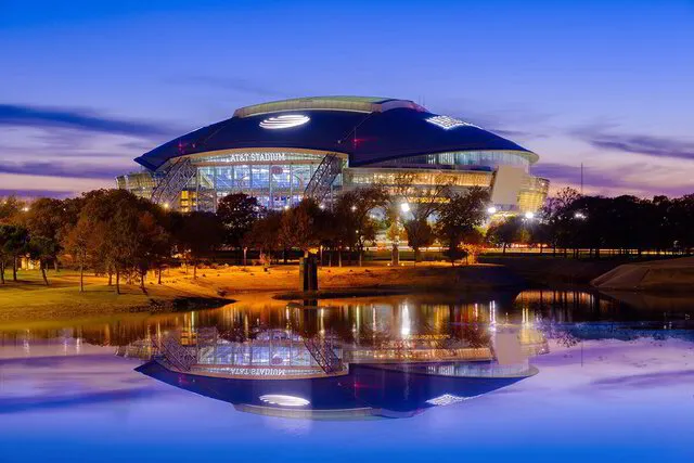 The AT&T Stadium, Home to the Fallas Cowboys Football team 