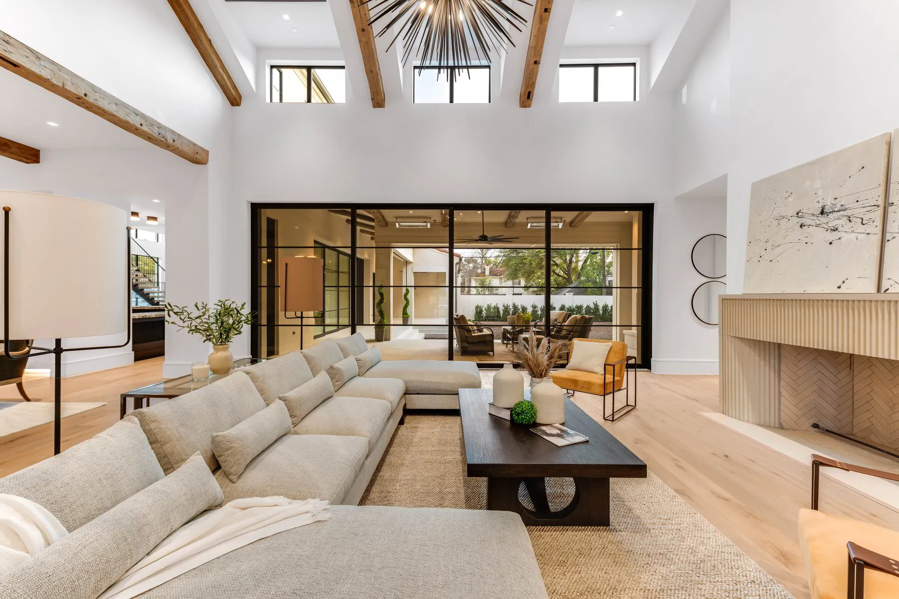 The Allure of Santa Barbara-Style Architecture, image size:1800x1200