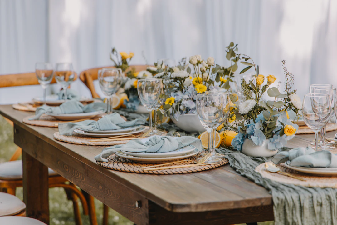 Lovely Spring Dining Table Decor Ideas You Need to See | Weathered ...