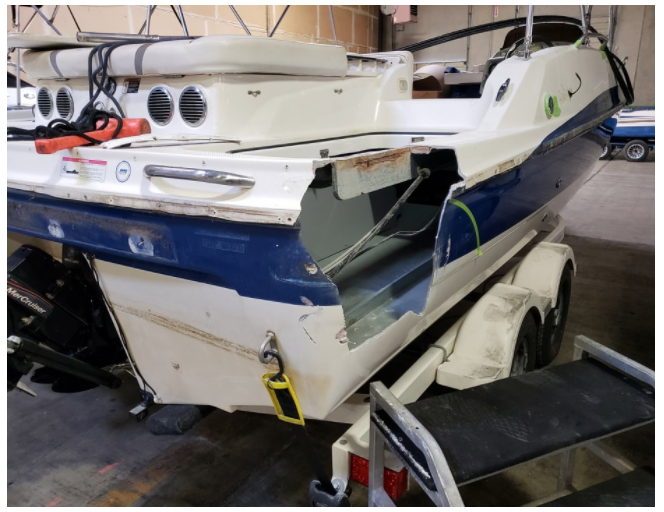Fiberglass Repairs Boat - Cap47ture 1513482