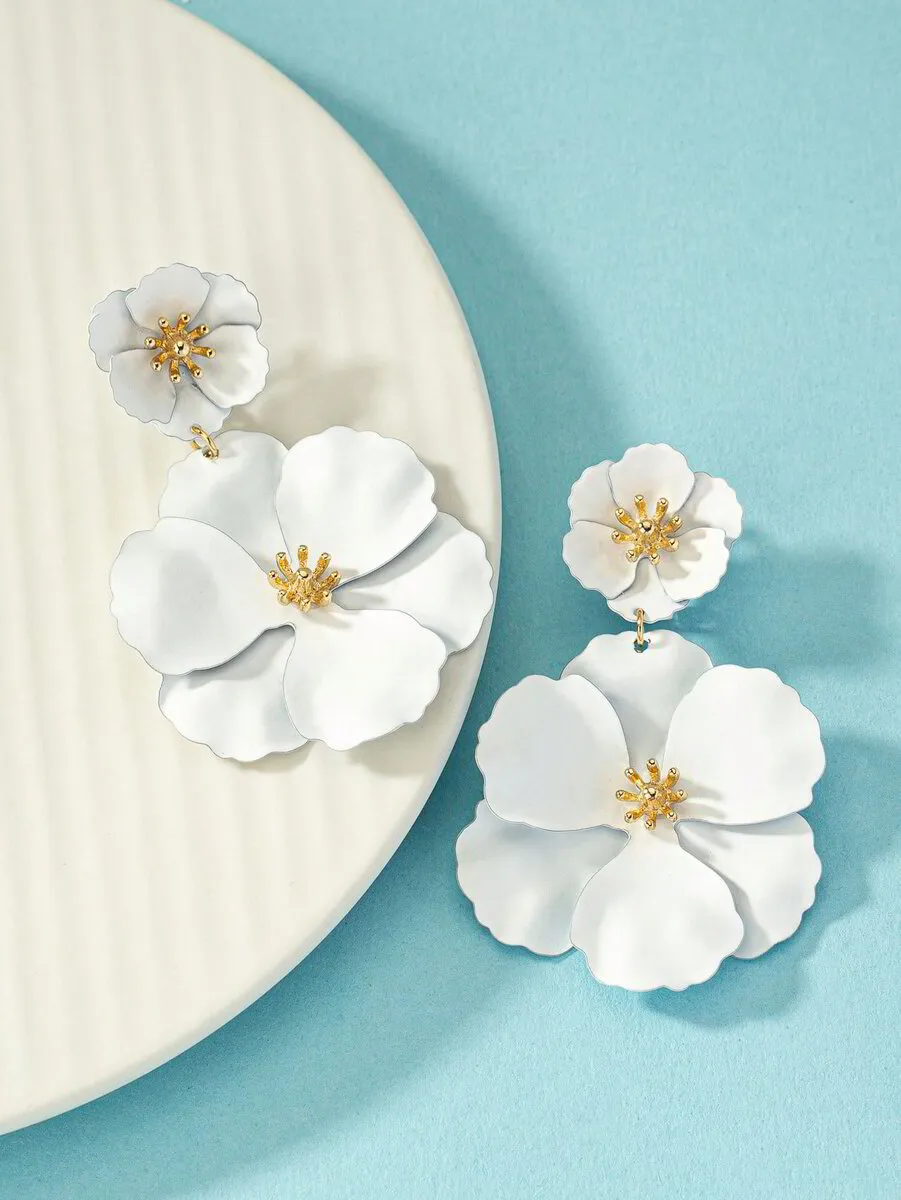 Актуални обеци цветя FLAVIA LUX в бяло и златисто