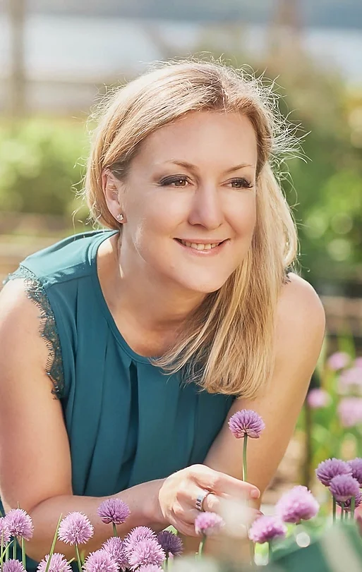 Dr. Sara Kinnon