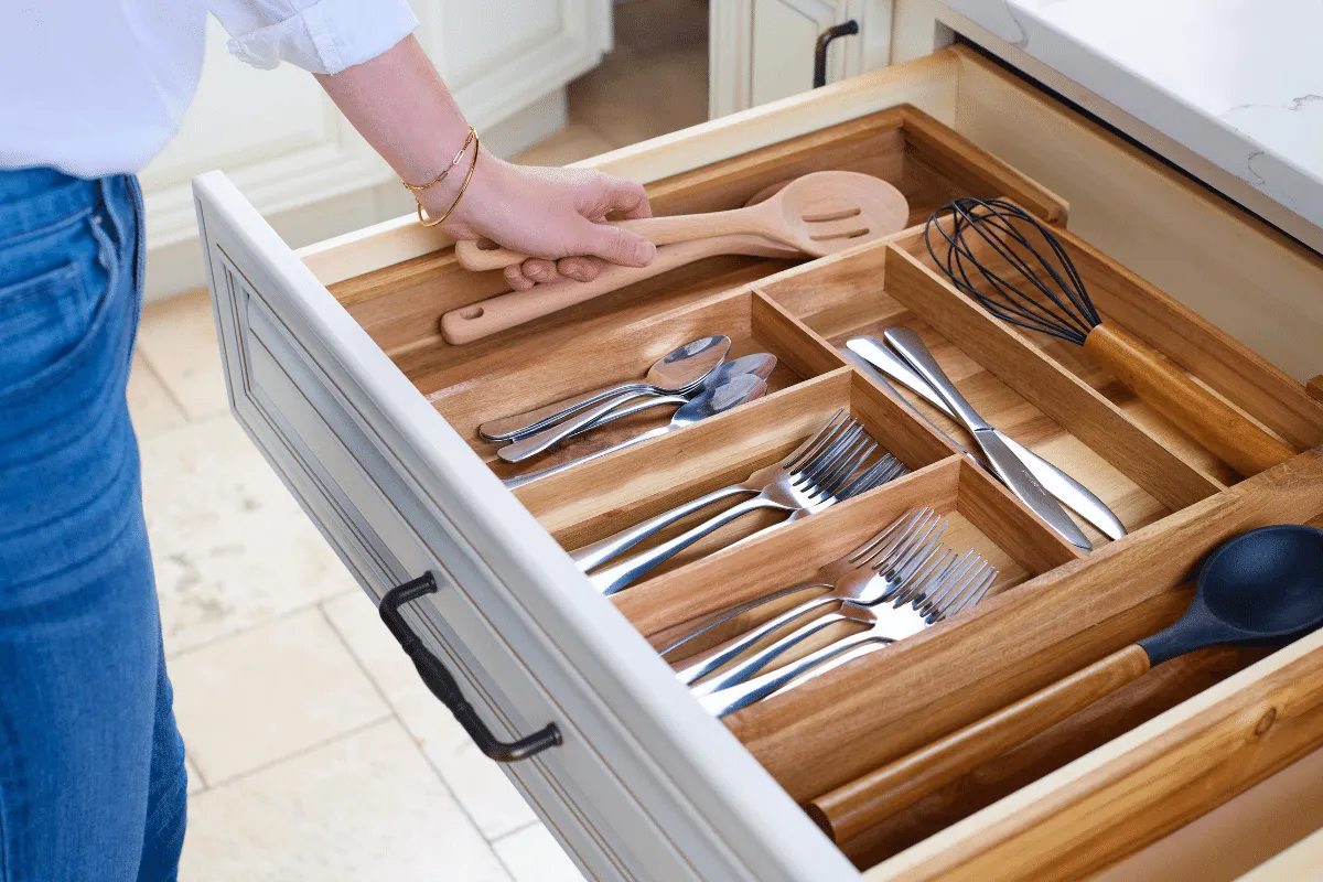 IT'S ORGANIZED, Angled Drawer Dividers for Large Utensils