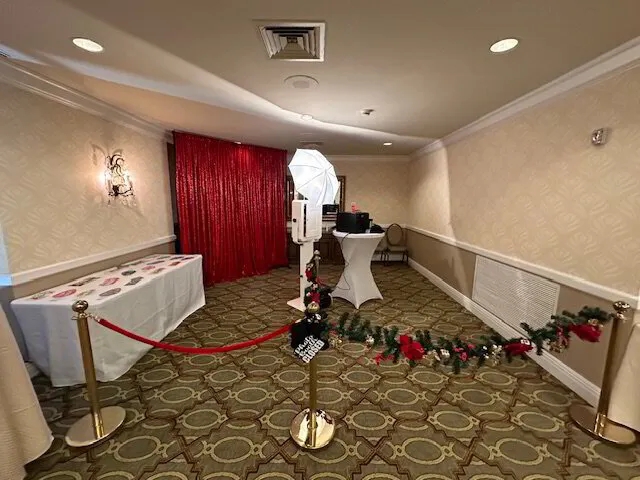 Holiday Photo Booth Rental | R&R Photobooth Rental