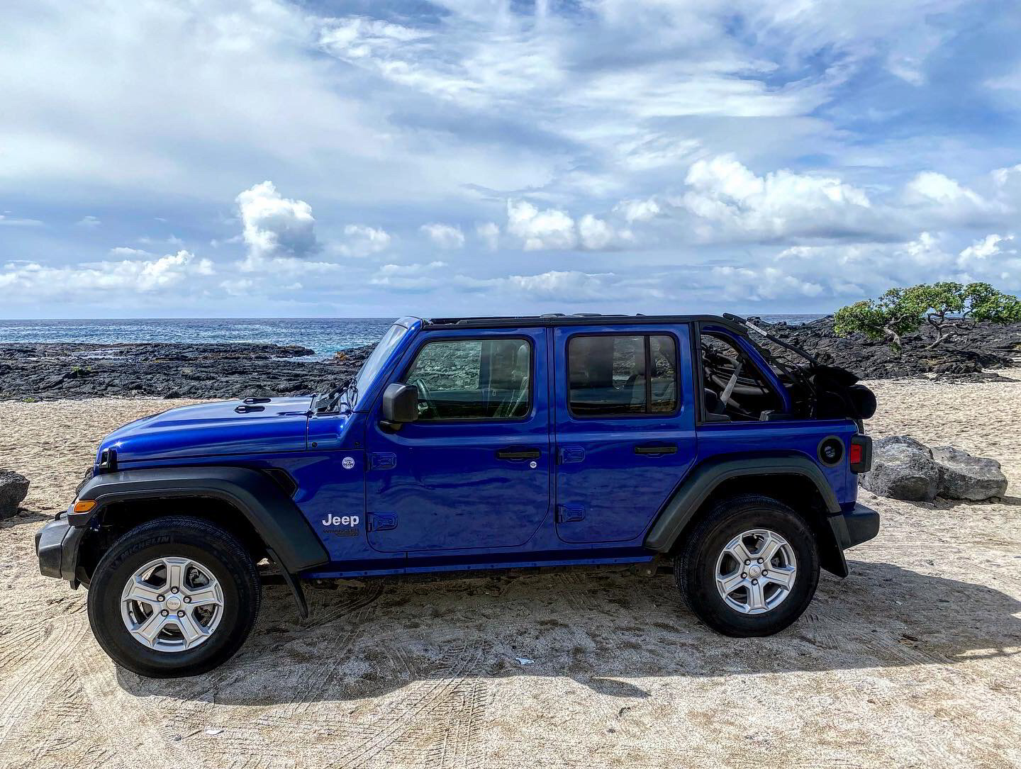 Our Lifted Jeeps and SUVs | Hawaii Lifted Jeep Rentals