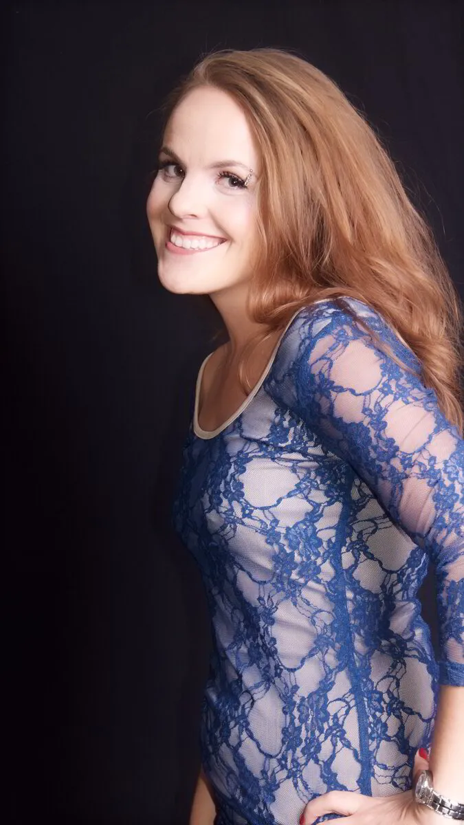 Image of Abby London, a dedicated piano, guitar, voice, and songwriting teacher based in Seattle, Washington, providing personalized one-on-one music instruction, committed to nurturing musical talent and creativity.