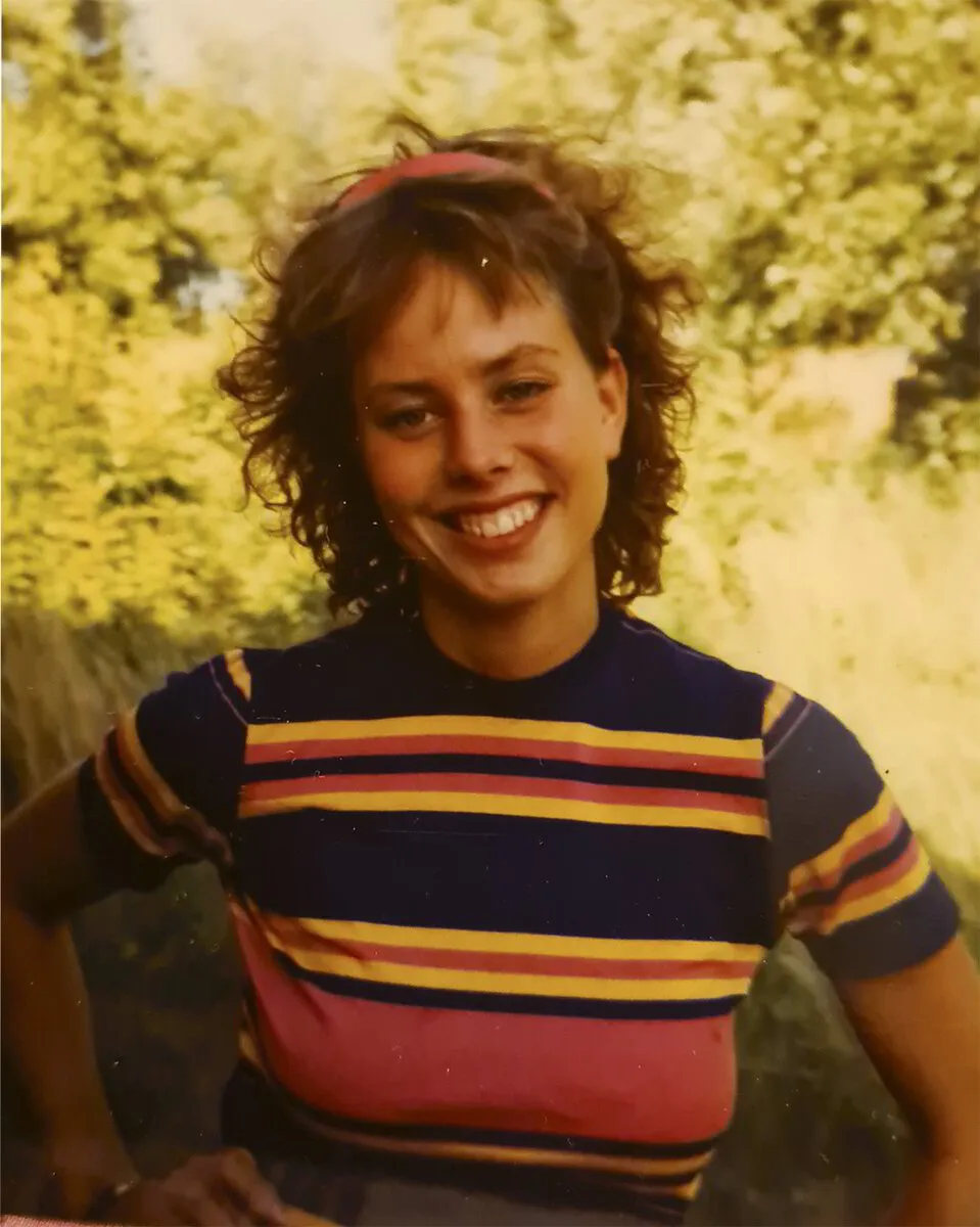 Kvinna i 60-talströja