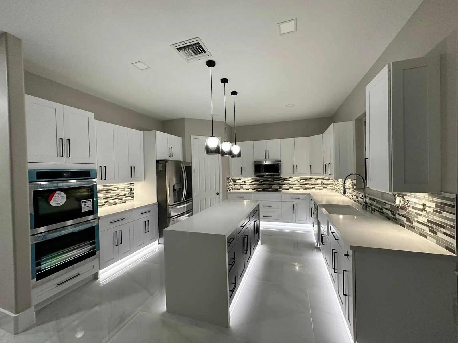 Contemporary Kitchen Remodel by ICR General Contractor project photo